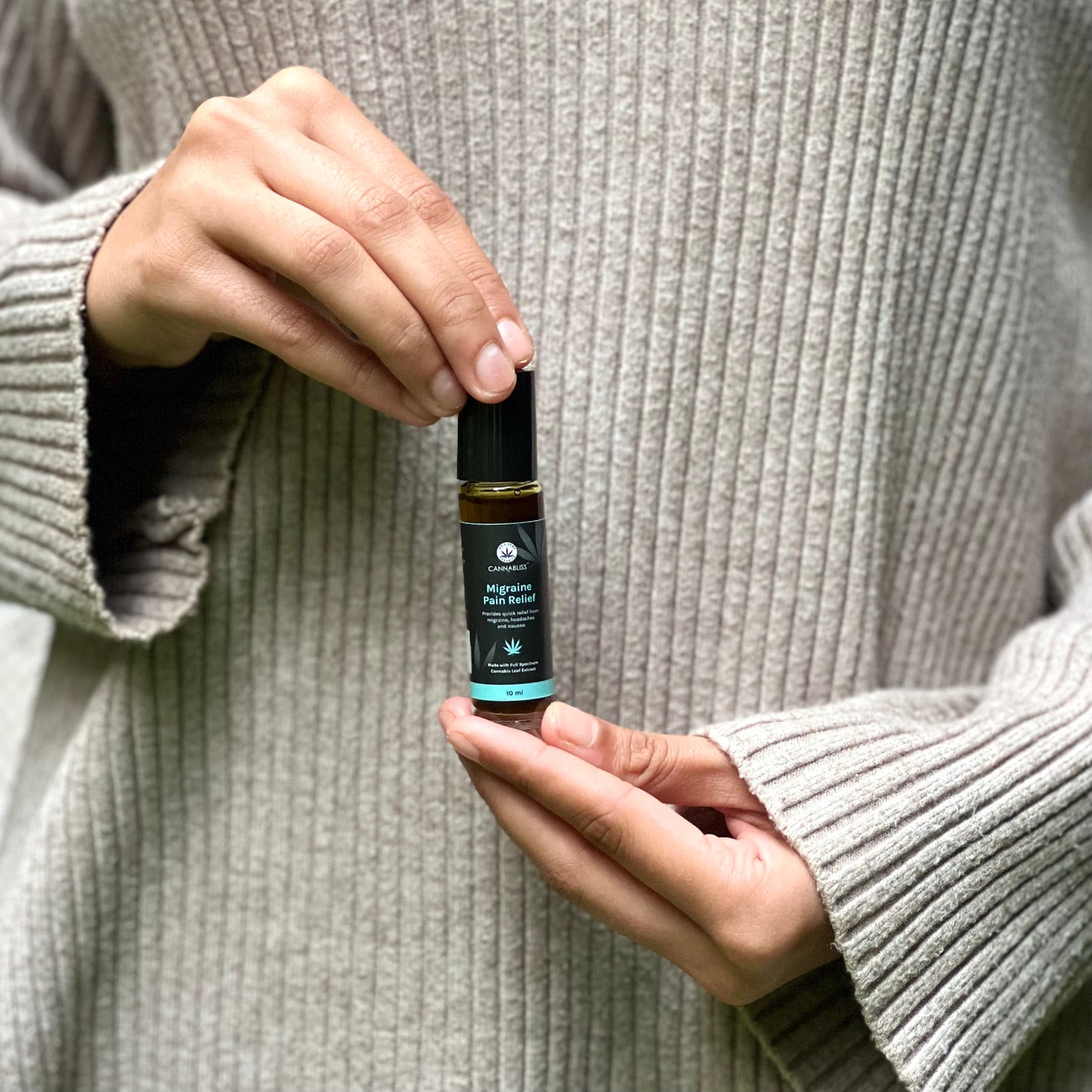 MIGRAINE PAIN RELIEF ROLL-ON